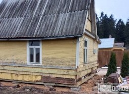 Замена нижней обвязки, подъем и установка дома на блоки в СНТ "Андреевка-1"